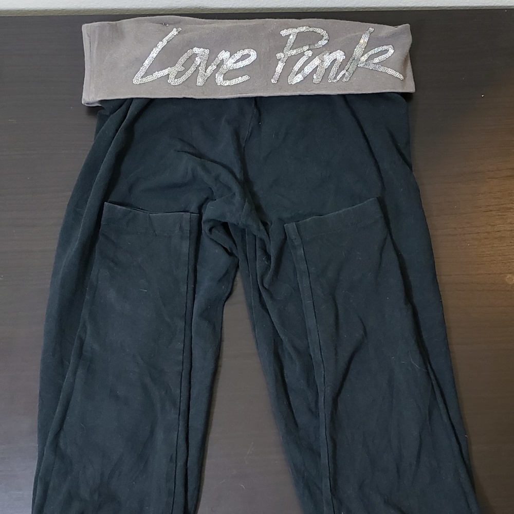 🧨🧨Pink Yoga Pants in Womens XS. Love Pink